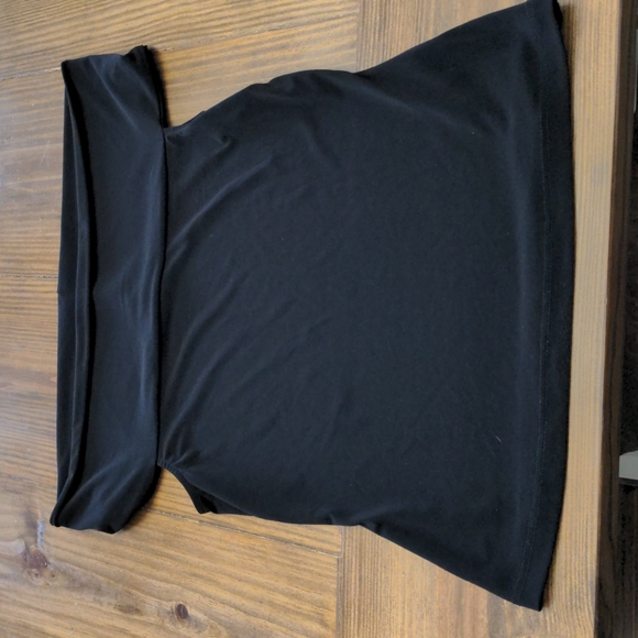 ⭐ 3/$12⭐ Jacob Off Shoulder Top - Picture 3 of 4